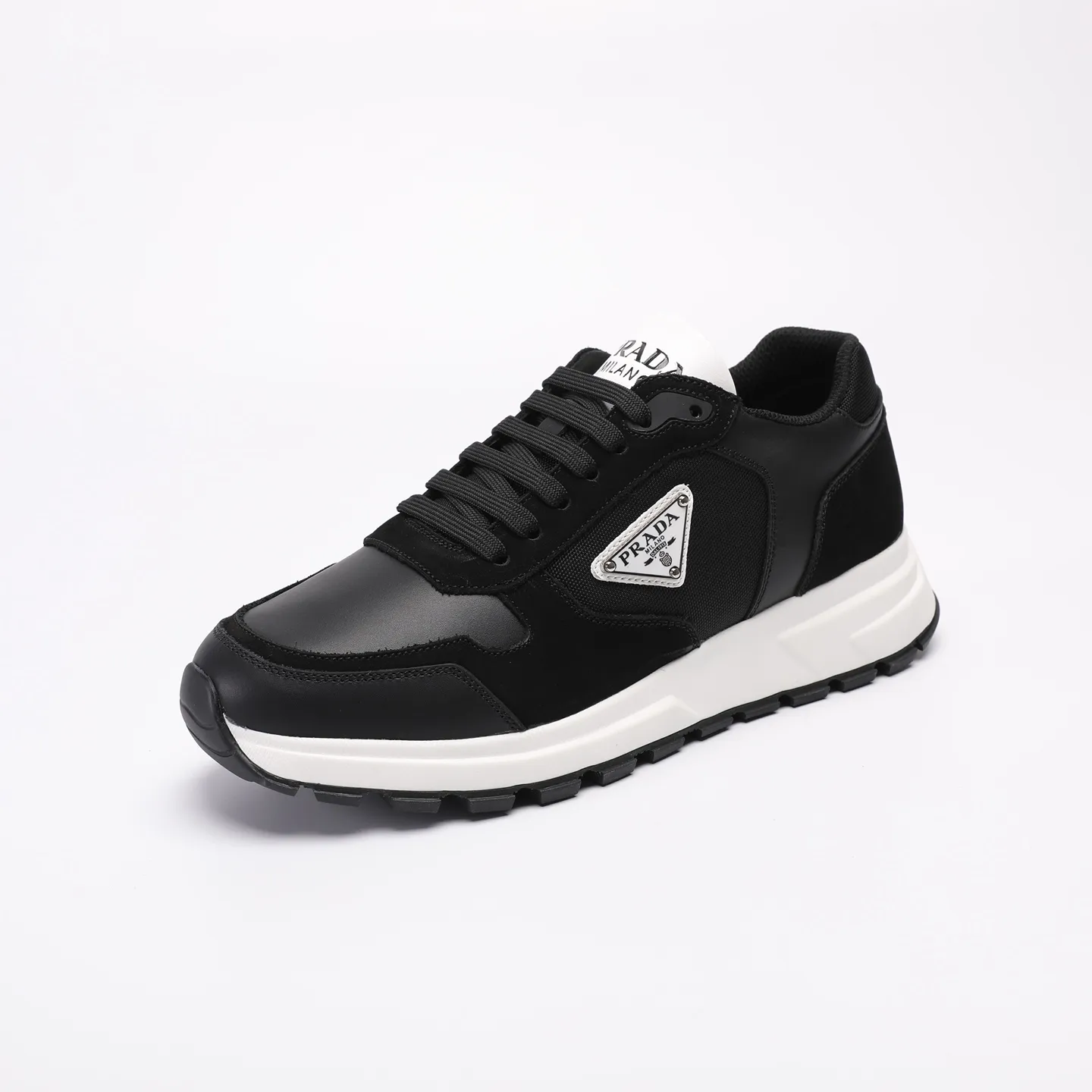 Batch 580 [PRADA] Men's shoes are popular in the counter, official website synchronization, high-quality shipments. Fabric: original cowhide with snakeskin. Lining: cowhide feet + cowhide lining. Outsole: original TPU + foam. Size: 38-46